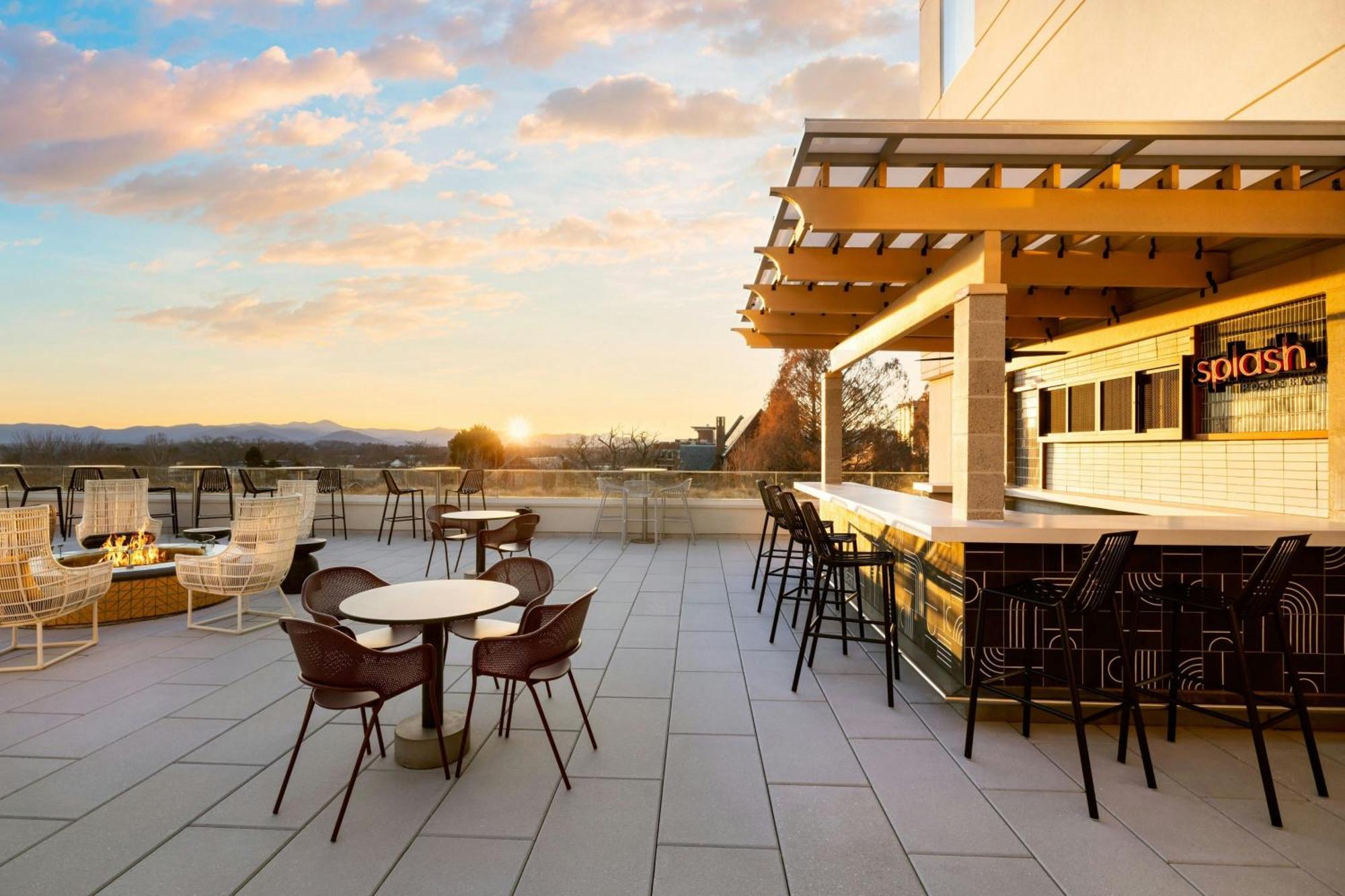 Aloft Asheville Downtown Екстериор снимка