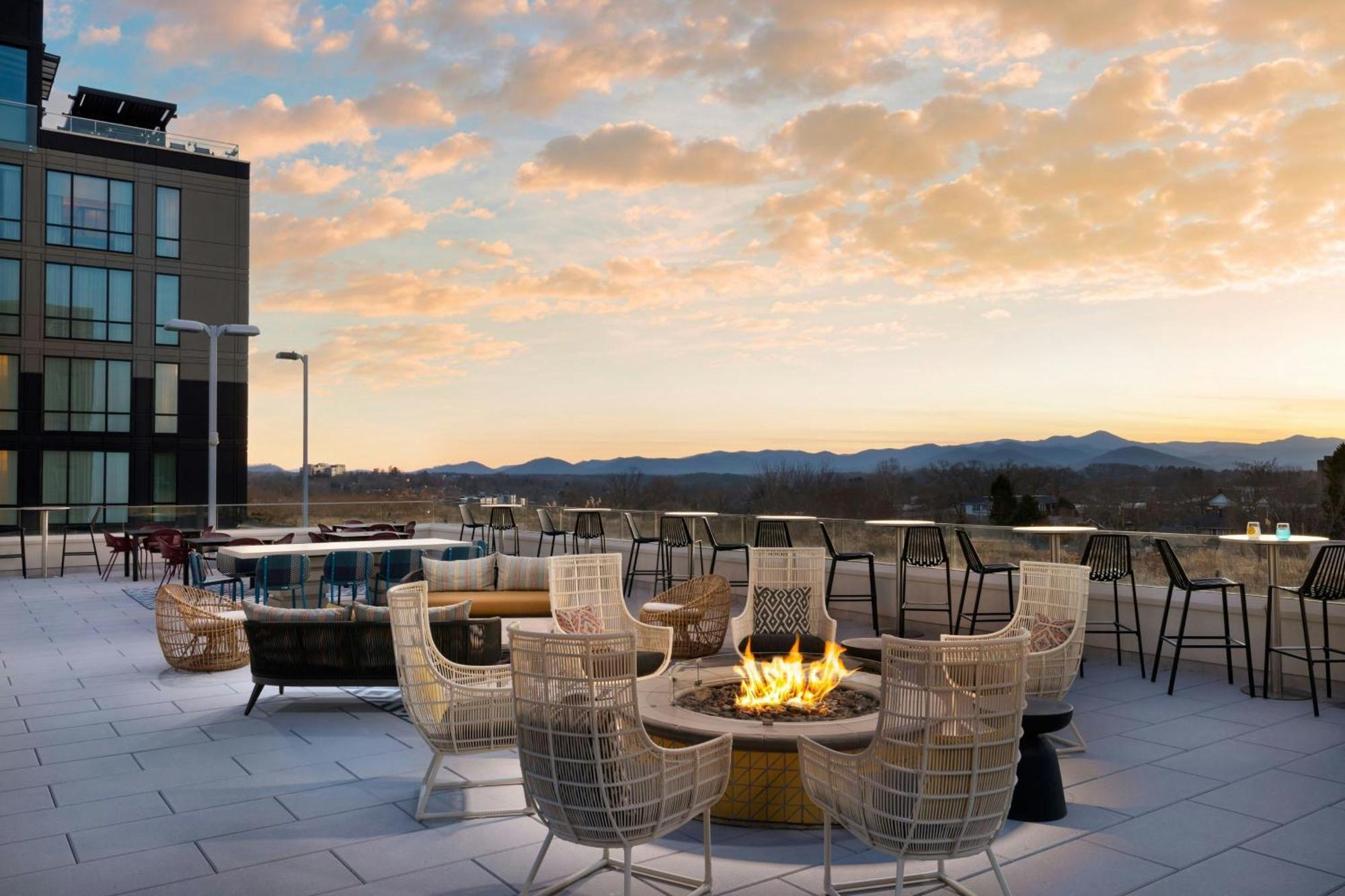Aloft Asheville Downtown Екстериор снимка